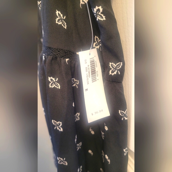 Women's Old Navy Sleeveless Dress - Black with Patterns - Size M - Picture 3 of 4